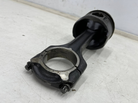 Tłok Mercedes Sprinter Vito 2.2 CDI 150km. korbowód kod silnika 6110110501