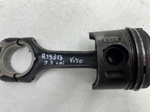 Tłok Mercedes Sprinter Vito 2.2 CDI 150km. korbowód kod silnika 6110110501