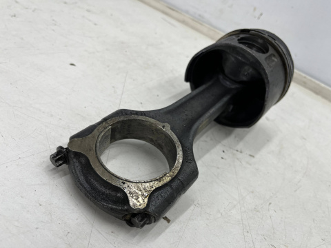 Tłok Mercedes Sprinter Vito 2.2 CDI 150km. korbowód kod silnika 6110110501