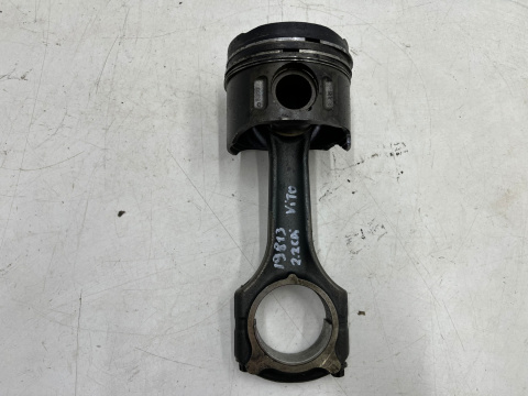 Tłok Mercedes Sprinter Vito 2.2 CDI 150km. korbowód kod silnika 6110110501