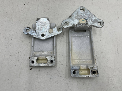 Zawias drzwi Iveco Daily 4 IV 14r.- zawiasy 180 stopni lewych prawych tylnych drzwi bagażnika otwieranych prawy lewy tył KOMPLE