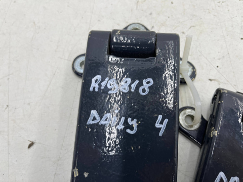 Zawias drzwi Iveco Daily 4 IV 14r.- zawiasy 180 stopni lewych prawych tylnych drzwi bagażnika otwieranych prawy lewy tył KOMPLE