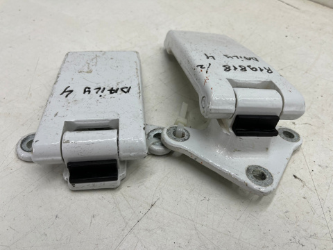 Zawias drzwi Iveco Daily 4 IV 14r.- zawiasy 180 stopni lewych prawych tylnych drzwi bagażnika otwieranych prawy lewy tył KOMPLE