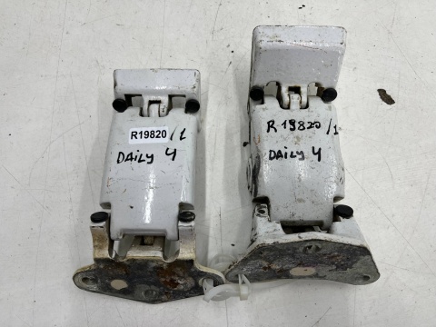 Zawias drzwi Iveco Daily 4 IV 14r.- zawiasy 270 stopni lewych prawych tylnych drzwi bagażnika otwieranych prawy lewy tył KOMPLE