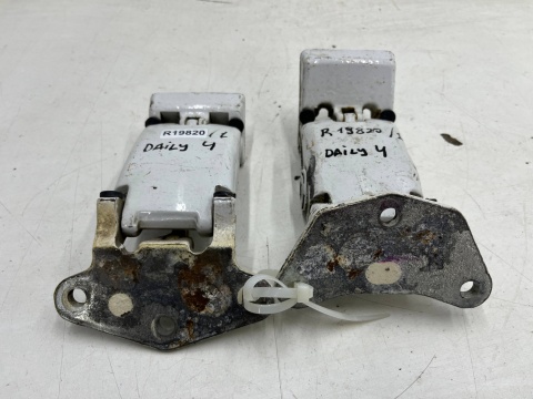 Zawias drzwi Iveco Daily 4 IV 14r.- zawiasy 270 stopni lewych prawych tylnych drzwi bagażnika otwieranych prawy lewy tył KOMPLE