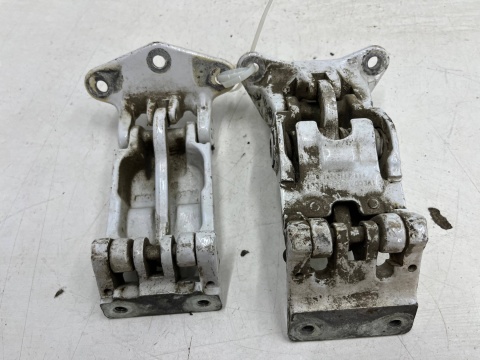 Zawias drzwi Iveco Daily 4 IV 14r.- zawiasy 270 stopni lewych prawych tylnych drzwi bagażnika otwieranych prawy lewy tył KOMPLE