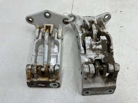 Zawias drzwi Iveco Daily 4 IV 14r.- zawiasy 270 stopni lewych prawych tylnych drzwi bagażnika otwieranych prawy lewy tył KOMPLE