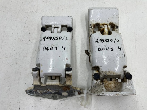 Zawias drzwi Iveco Daily 4 IV 14r.- zawiasy 270 stopni lewych prawych tylnych drzwi bagażnika otwieranych prawy lewy tył KOMPLE