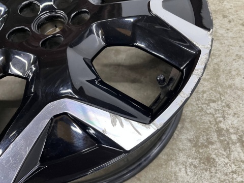 Felga Peugeot 3008 408 4008 5008 DS4 DS7 Opel Grandland 7jx19 ET38 5x108 pojedyncza sztuka 19 cali 9839910080