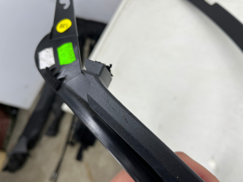 Plastik Porsche Panamera II 971 16-23r. LEWA przednia wewnętrzna osłona listwa nakładka ramy drzwi szyby 971867321