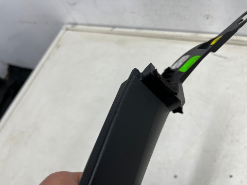 Plastik Porsche Panamera II 971 16-23r. LEWA przednia wewnętrzna osłona listwa nakładka ramy drzwi szyby 971867321