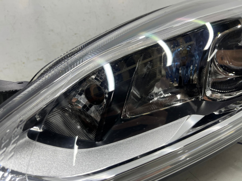 Lampa reflektor Ford Fiesta VII MK8 16-21r. LEWA przednia soczewka z LED + H1 lewy przód Europa oryginalna l1bb-13e015-ce