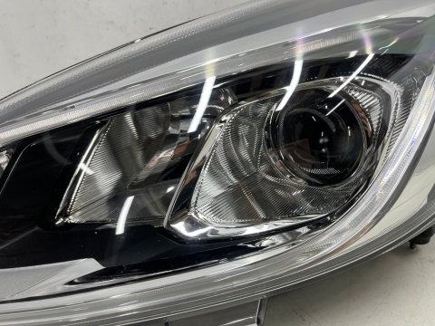 Lampa reflektor Ford Fiesta VII MK8 16-21r. LEWA przednia soczewka z LED + H1 lewy przód Europa oryginalna l1bb-13e015-ce