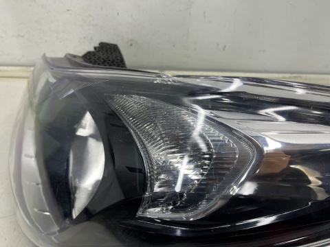 Lampa reflektor Opel Karl 14-19r. LEWA przednia H4 LEDowy pasek ORYGINALNA Karl Rocks