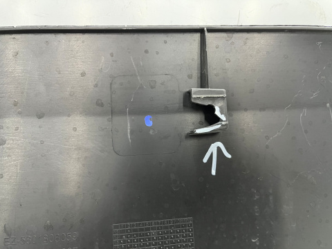 Listwa Iveco Daily 4 IV 14r.- prawa przednia dolna nakładka drzwi pasażera prawy przód 5801808059 5801808067