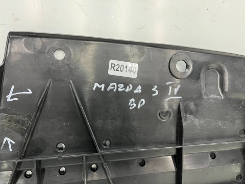 Osłona podwozia Mazda 3 IV BP 2019r.- osłona dolna płyta silnika pod zderzak oryginalna bckb-5611y bckb-56112