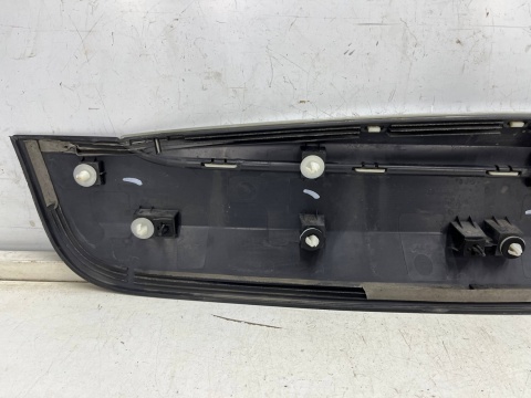 Listwa MG ZS MG VS MG ZS EV 17r.- LEWA TYLNA dolna nakładka drzwi lewy tył p10360770
