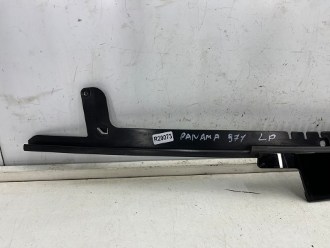 Listwa Porsche Panamera II 971 16-23r. LEWA przednia nakładka osłona słupka drzwi przednich lewy przód 971853183a