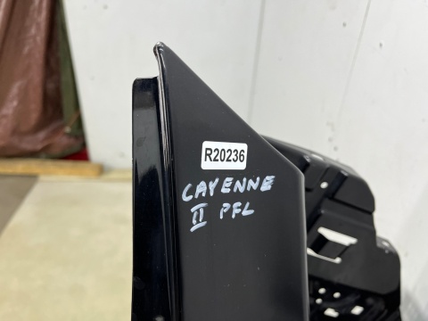 Błotnik Porsche Cayenne 2 II 10-14r. Przedlift prawy przedni prawy przód 7P5821105 / 7P5821252