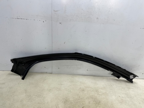 Poszycie Audi Q8 18r.- PRAWY przedni słupek szyby rama drzwi ćwiartka NOWA oryginalna 4m8809840