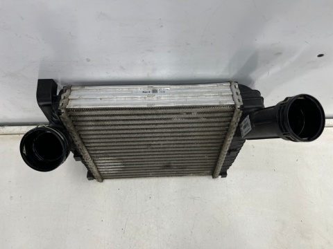 Chłodnica intercoolera Vw Touareg I 7L Touareg II 7p5 Audi Q7 I 4L Porsche Cayenne I 955 Cayenne II 92a powietrza 7p0145804a