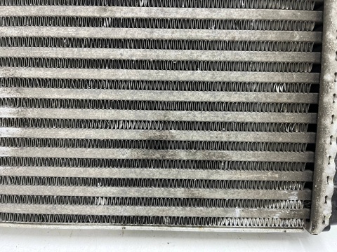 Chłodnica intercoolera Vw Touareg I 7L Touareg II 7p5 Audi Q7 I 4L Porsche Cayenne I 955 Cayenne II 92a powietrza 7p0145804a