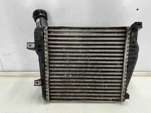 Chłodnica intercoolera Vw Touareg I 7L Touareg II 7p5 Audi Q7 I 4L Porsche Cayenne I 955 Cayenne II 92a powietrza 7p0145804a