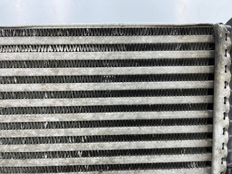 Chłodnica intercoolera Vw Touareg I 7L Touareg II 7p5 Audi Q7 I 4L Porsche Cayenne I 955 Cayenne II 92a powietrza 7p0145804a