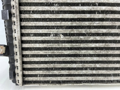 Chłodnica intercoolera Vw Touareg I 7L Touareg II 7p5 Audi Q7 I 4L Porsche Cayenne I 955 Cayenne II 92a powietrza 7p0145804a