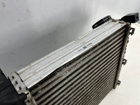Chłodnica intercoolera Vw Touareg I 7L Touareg II 7p5 Audi Q7 I 4L Porsche Cayenne I 955 Cayenne II 92a powietrza 7p0145804a