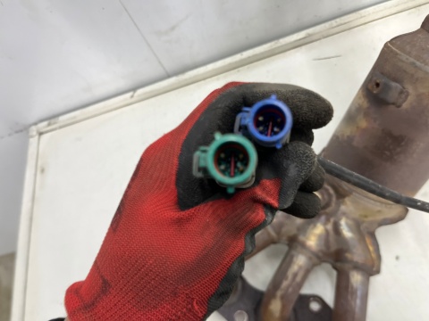 Kolektor wydechowy Ford C-Max MK1 CMax Mk1 Ford Focus MK2 03-10r. 2.0b Benzyna katalizator pełny siatka 4m51-5f297-ra t2a1a