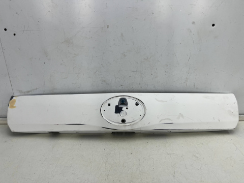 Listwa Toyota Prius+ Pruis Plus 11-21r. blenda nakładka dolna otwierania klapy bagażnika podświetlenie tablicy 76801-47140