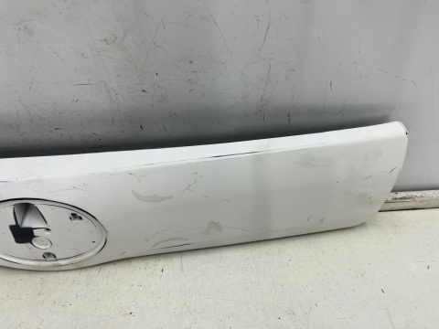 Listwa Toyota Prius+ Pruis Plus 11-21r. blenda nakładka dolna otwierania klapy bagażnika podświetlenie tablicy 76801-47140