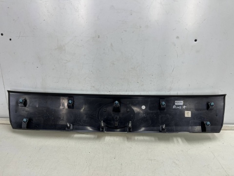 Listwa Toyota Prius+ Pruis Plus 11-21r. blenda nakładka dolna otwierania klapy bagażnika podświetlenie tablicy 76801-47140
