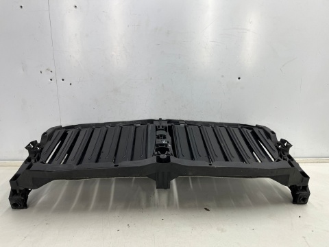 Pas przedni BMW X7 G07 18r.- wzmocnienie czołowe ramka atrapy grilla żaluzja kierownica powietrza oryginalna 22677510