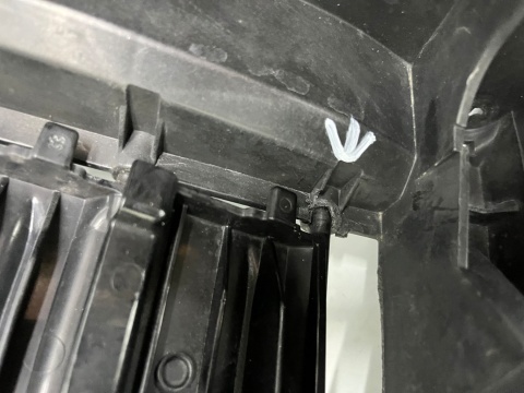 Pas przedni BMW X7 G07 18r.- wzmocnienie czołowe ramka atrapy grilla żaluzja kierownica powietrza oryginalna 22677510