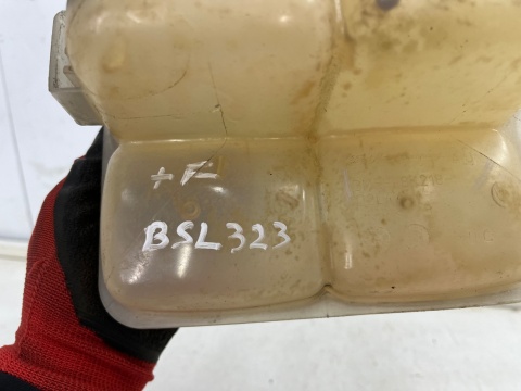 Zbiorniczek wyrównawczy Ford C-max MK1 Focus MK2 Kuga MK1 Mondeo MK4 07-14r. płynu chłodzącego oryginalny 3M5H-8K218-AJ