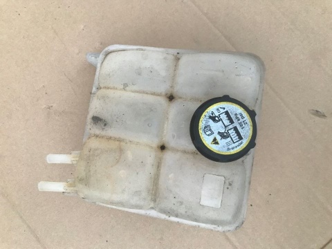 Zbiorniczek wyrównawczy Ford C-max MK1 Focus MK2 Kuga MK1 Mondeo MK4 07-14r. płynu chłodzącego oryginalny 3M5H-8K218-AJ