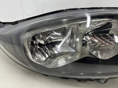 Lampa reflektor Ford Fiesta VI MK7 LIFT 12-17r. prawa przednia prawy przód zwykła c1bb-13w029-ad