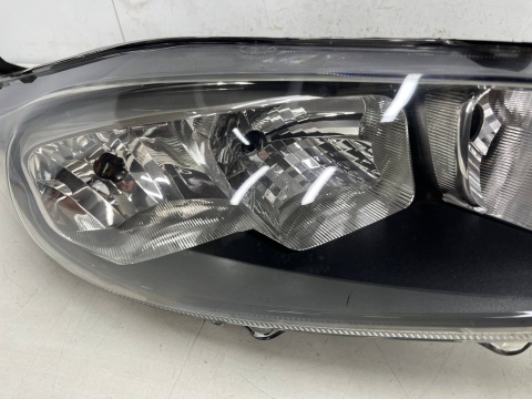 Lampa reflektor Ford Fiesta VI MK7 LIFT 12-17r. prawa przednia prawy przód zwykła c1bb-13w029-ad