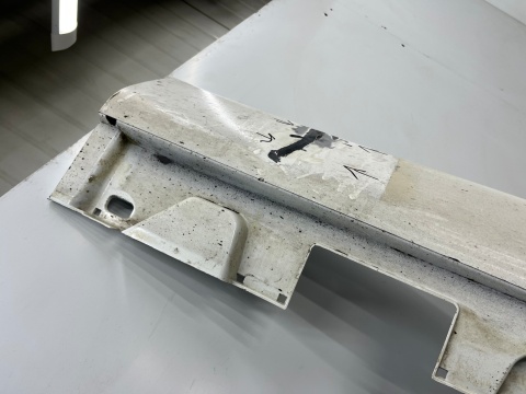 Listwa progowa Mercedes w213 s213 E-klasa 16-23r. sedan kombi LEWA nakładka progowa progu zewnętrzna lewy próg a2136908304