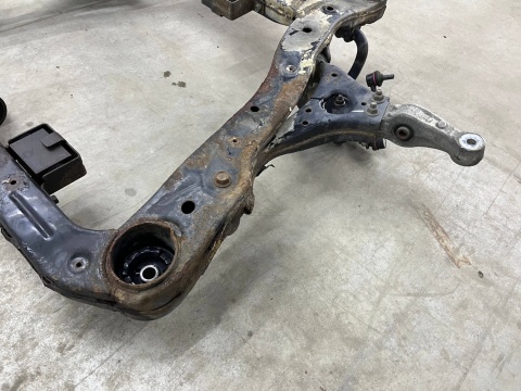 Belka silnika Hyundai Grandeur IV 05-11r. kołyska wózek sanki wahacze drążek
