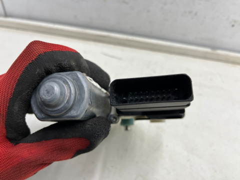 Podnośnik szyb VW Touran I 1T0 Octavia 2 II 03-15r. lewy tylny silniczek do mechanizmu podnoszenia szyb lewy tył 1k0959703j