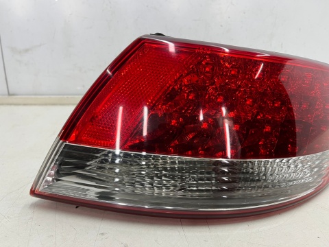 Lampa Hyundai Grandeur IV 05-10r. prawa tylna LED w błotnik ORYGINALNA prawy tył Europa 92402-3lo