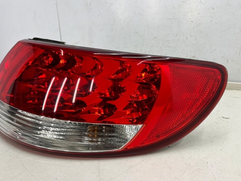Lampa Hyundai Grandeur IV 05-10r. prawa tylna LED w błotnik ORYGINALNA prawy tył Europa 92402-3lo