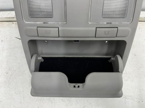 Lampka oświetlenia kabiny Hyundai Grandeur IV 05-11r. wnętrza podsufitki sufitowa schowek na okulary 92830-3l100