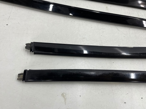 Listwa dachowa Hyundai Grandeur IV 05-11r. dachowa prawa lewa nakładka listwa zgarniająca szyby przedniej KOMPLET