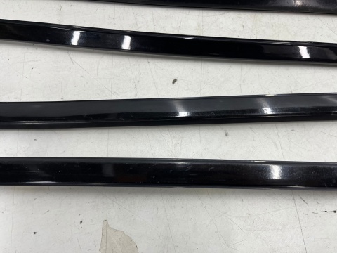 Listwa dachowa Hyundai Grandeur IV 05-11r. dachowa prawa lewa nakładka listwa zgarniająca szyby przedniej KOMPLET