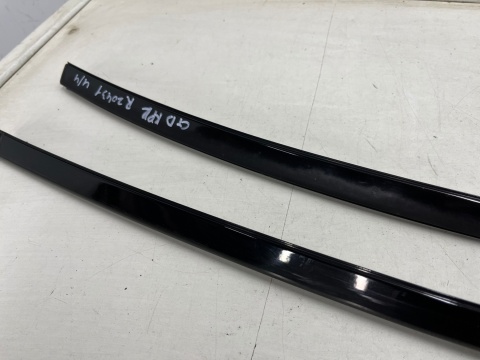Listwa dachowa Hyundai Grandeur IV 05-11r. dachowa prawa lewa nakładka listwa zgarniająca szyby przedniej KOMPLET