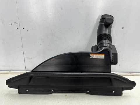 Osłona chłodnicy Hyundai Grandeur IV 05-11r. 2.2 CRDi GÓRNA kierownica powietrza pasa przedniego wlot dolot rezonator rura